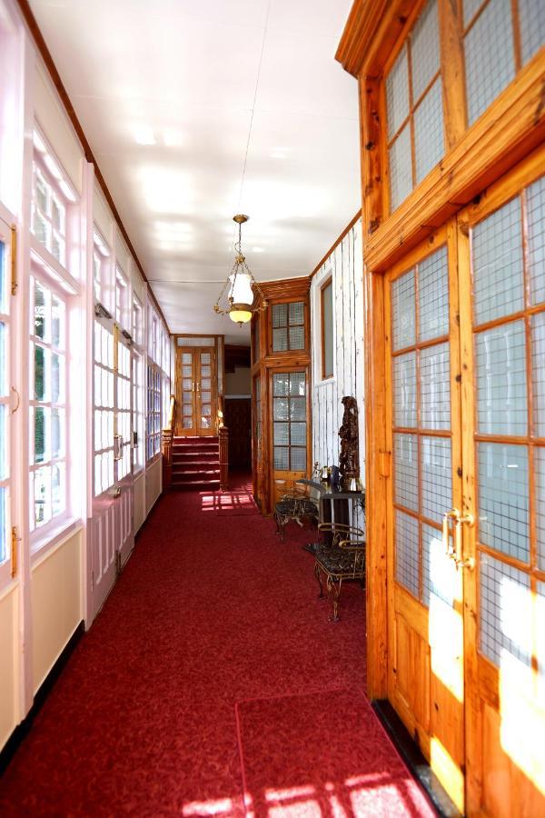 Bed and Breakfast The Edgeworth Shimla Exterior foto